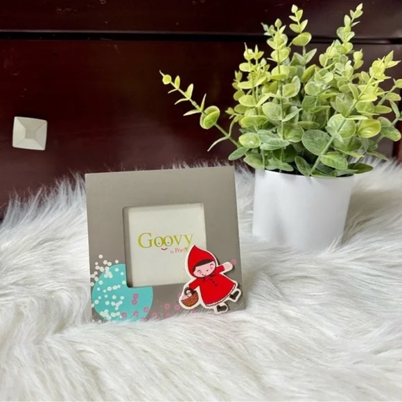 Goovy by Portico Grey Little Red Riding Hood Wooden Square Photo Frame Wallet Sz - Picture 2 of 6